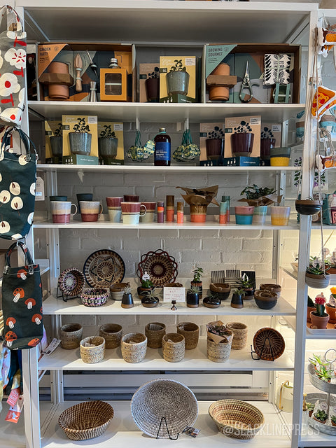 Pottery, baskets & garden sets