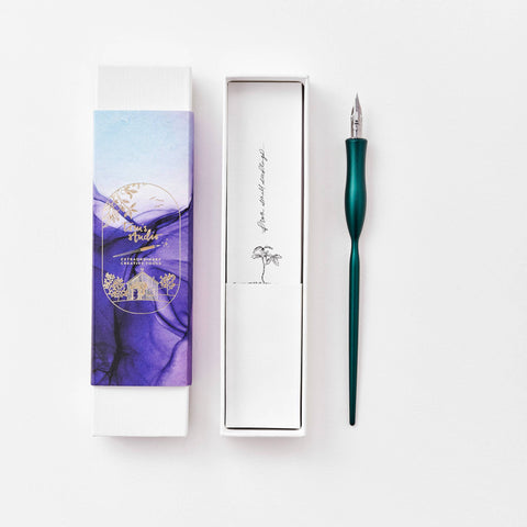 Tom's Studio - Flourish Calligraphy Pen: Black / Oblique (nib at an angle)