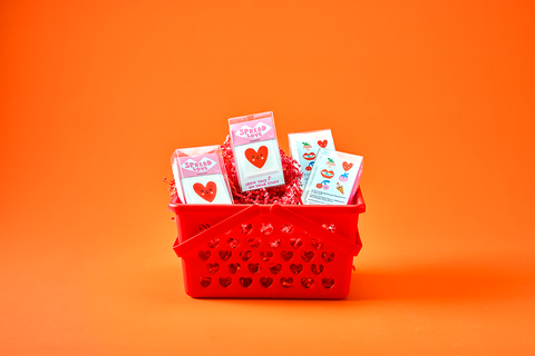 HDP x Suzy Ultman Pack of Love, 6 L'il Something Iron-On Cards