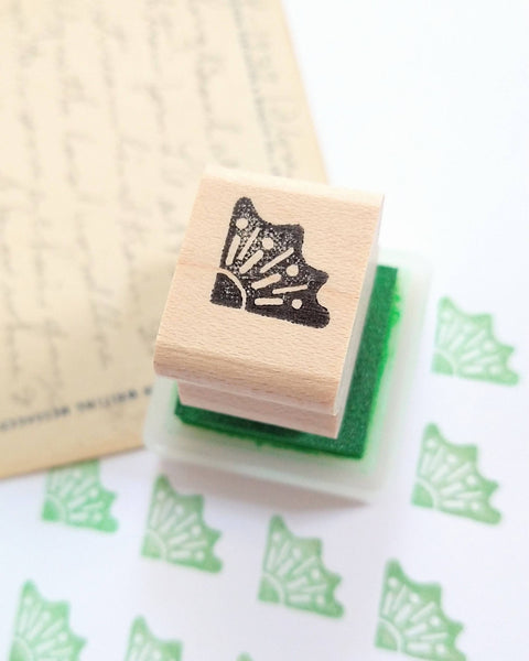 Wavy Floral Corner Stamp